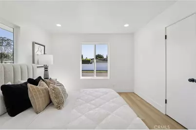 10007 Debra Avenue, Granada Hills, CA 91343 - Photo 24