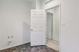 5313 Teramo, Fontana, CA 92336 - Photo 34