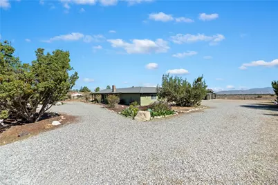 7215 Kourie Way, Oak Hills, CA 92344 - Photo 48