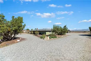 7215 Kourie Way, Oak Hills, CA 92344 - Photo 48