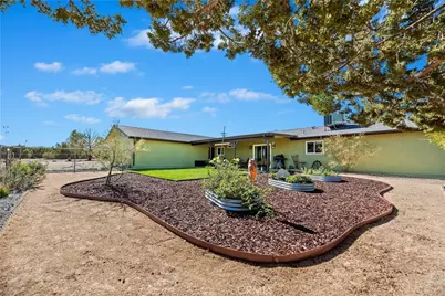 7215 Kourie Way, Oak Hills, CA 92344 - Photo 38