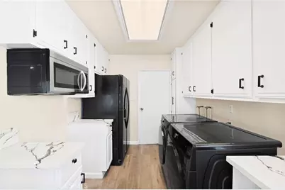 2046 W 112th, Los Angeles, CA 90047 - Photo 16