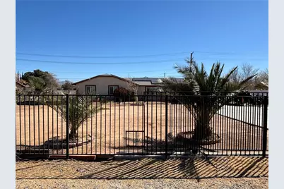 11545 Kiowa, Apple Valley, CA 92308 - Photo 2