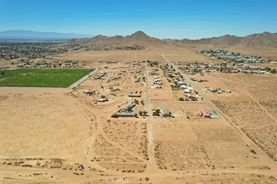 23 Wigwam Road, Apple Valley, CA 92307 - Photo 8