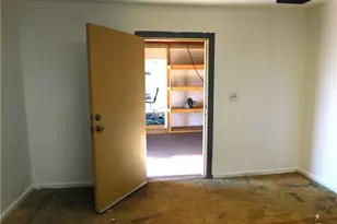 27627 Comstock Ave, Johannesburg, CA 93528 - Photo 16