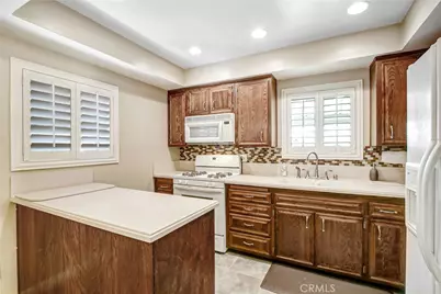 16510 Iris, Fontana, CA 92335 - Photo 2