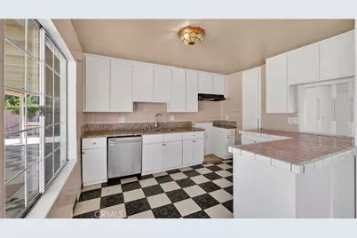 214 W Locust Street, Ontario, CA 91762 - Photo 14