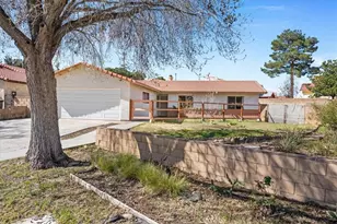 43601 Rembrandt, Lancaster, CA 93535 - Photo 2