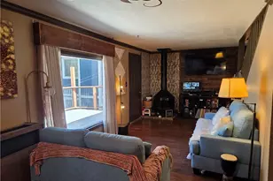 23553 Lake Dr, Crestline, CA 92325 - Photo 10