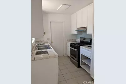 10703 Banning, Hesperia, CA 92345 - Photo 2