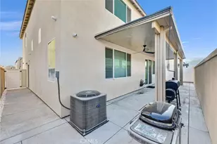 2667 Emerald Bay, Rialto, CA 92377 - Photo 6