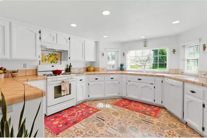 17750 Granada Drive, Victorville, CA 92395 - Photo 14