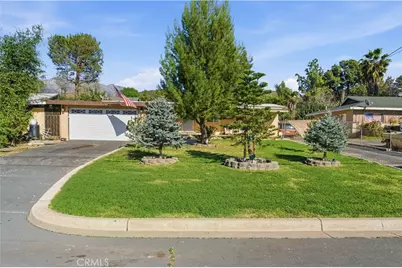 12055 Douglas, Yucaipa, CA 92399 - Photo 4