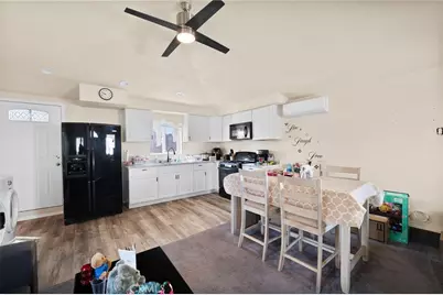 2046 W 112th, Los Angeles, CA 90047 - Photo 38