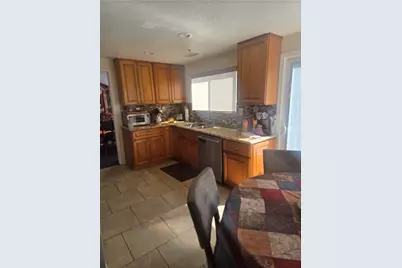 13747 Cabrillo Court, Fontana, CA 92336 - Photo 8