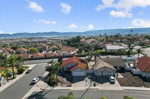 39769 Firethorn Ct, Murrieta, CA 92563 - Photo 2