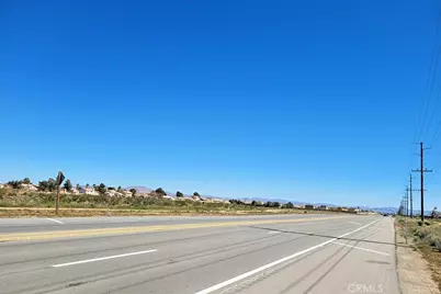 5 Palmdale, Adelanto, CA 92301 - Photo 4