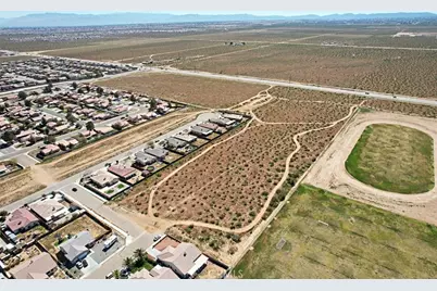 5 Palmdale, Adelanto, CA 92301 - Photo 12