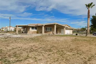 16420 Malahat, Apple Valley, CA 92307 - Photo 2