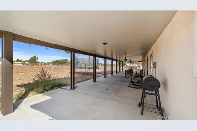 8530 11th, Hesperia, CA 92345 - Photo 30