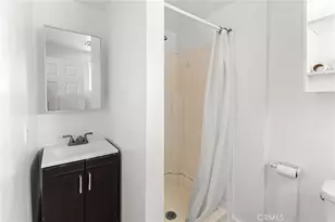 15744 Saticoy St, Van Nuys, CA 91406 - Photo 22
