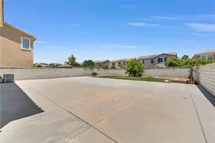 7662 Casa De Maria Ct, Eastvale, CA 92880 - Photo 32