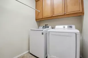 6975 San Bruno Ct, Fontana, CA 92336 - Photo 32