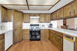 18063 Mariner Dr, Victorville, CA 92395 - Photo 16