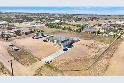 12752 Farmington Street, Oak Hills, CA 92344 - Photo 36