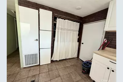 1855 Riverside, Ontario, CA 91761 - Photo 14