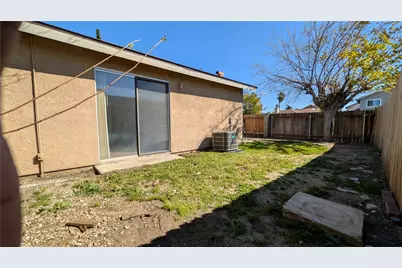 16195 Harvey, Fontana, CA 92336 - Photo 12