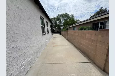 863 N Workman Street, San Fernando, CA 91340 - Photo 28