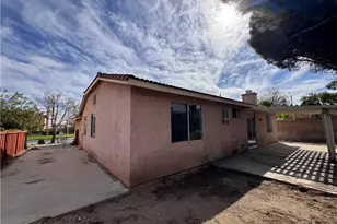 2014 W Dawnview Dr, Rialto, CA 92377 - Photo 48