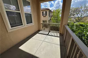17292 Sierra Sunrise Ln, Canyon Country, CA 91387 - Photo 4