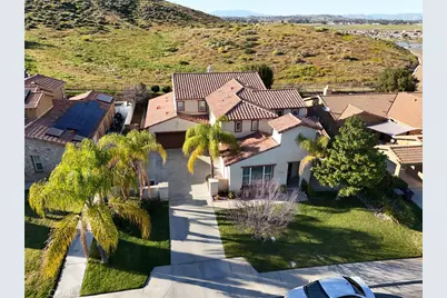 182 Monument, Perris, CA 92570 - Photo 2