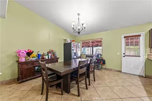 14035 Clover Ct, Fontana, CA 92335 - Photo 12