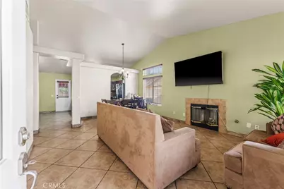 14035 Clover Court, Fontana, CA 92335 - Photo 8