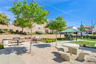 17024 Red Tail Ln, Fontana, CA 92336 - Photo 32