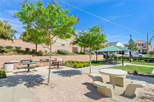 17024 Red Tail Ln, Fontana, CA 92336 - Photo 32