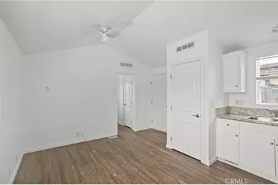 7650 Balboa Boulevard #43, Van Nuys, CA 91406 - Photo 12