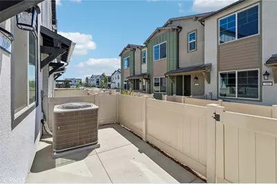 9827 Crossbay Loop #806, Jurupa Valley, CA 92509 - Photo 4