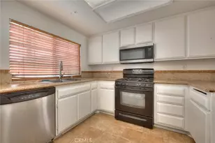 14319 Weeping Willow Ln, Fontana, CA 92337 - Photo 8