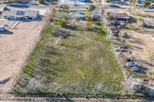 9047 10th, Hesperia, CA 92345 - Photo 2