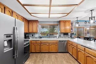 13391 Driftwood, Victorville, CA 92395 - Photo 12