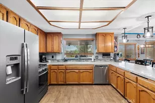 13391 Driftwood, Victorville, CA 92395 - Photo 12