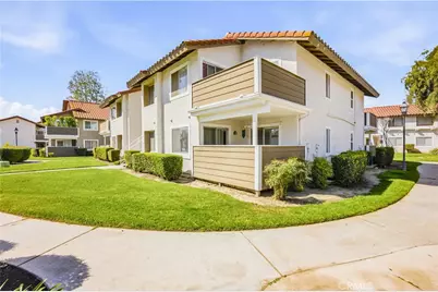 3709 Country Oaks Loop #E, Ontario, CA 91761 - Photo 2