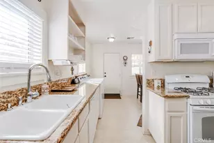 15461 Hesperia Rd, Victorville, CA 92395 - Photo 14