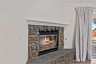 16992 Joshua, Apple Valley, CA 92307 - Photo 10