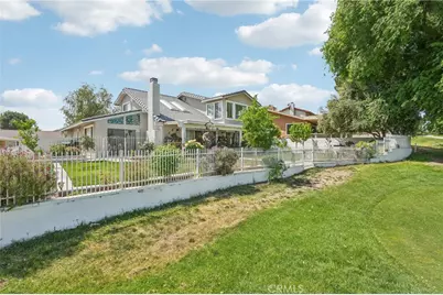 18060 Pebble Beach Drive, Victorville, CA 92395 - Photo 32