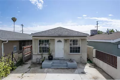 10830 Kalmia, Los Angeles, CA 90059 - Photo 2